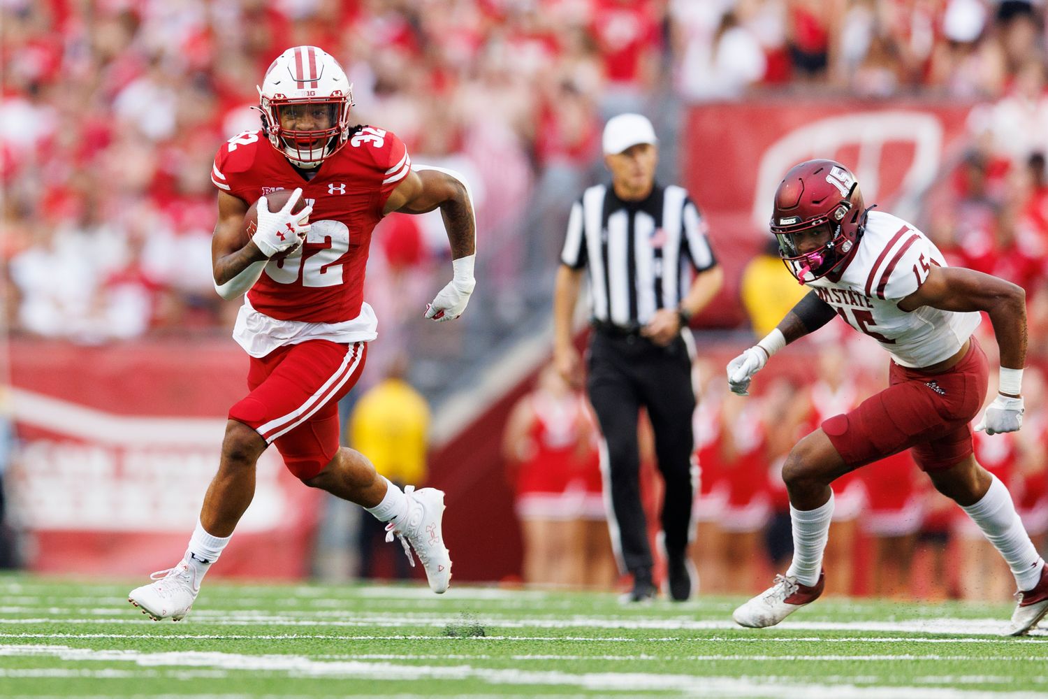 Fourth string running back Julius Davis breaking away on a 33-yard run against New Mexico State.